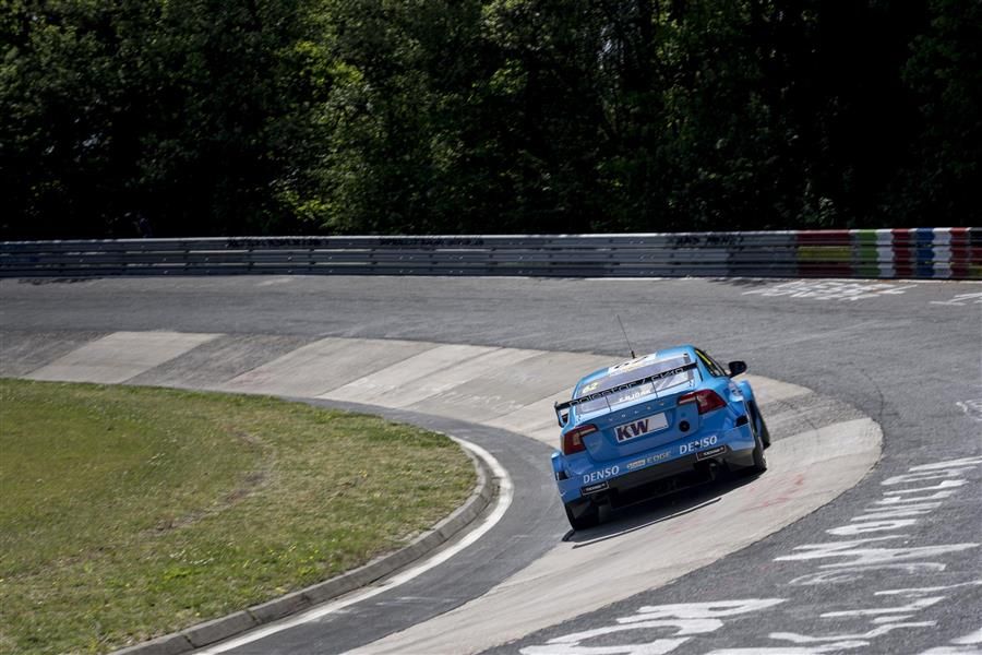 Historic double WTCC victory and championship lead for Polestar