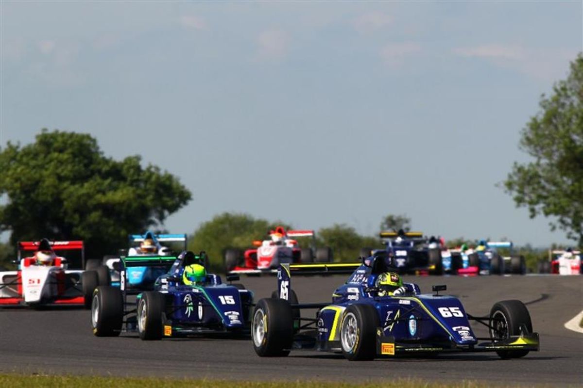 British F3: Ahmed makes it five wins from seven races at Snetterton