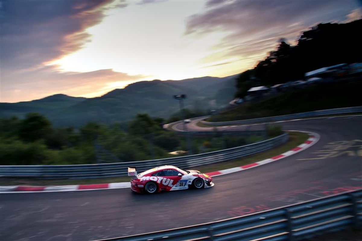 Six Porsche class wins at Nurburgring 24-hour race