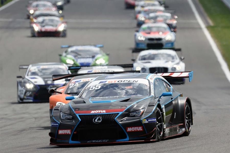 Farnbachers beat the rain to take second win GT Open win