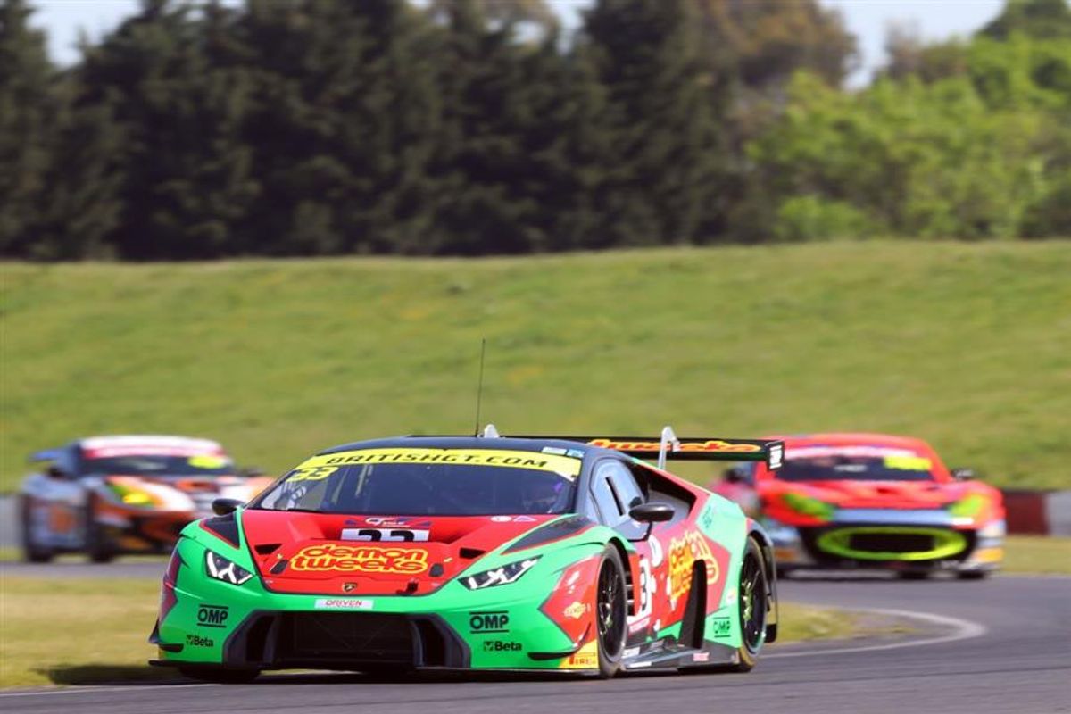 Third victory in British GT for the Lamborghini Huracan GT3