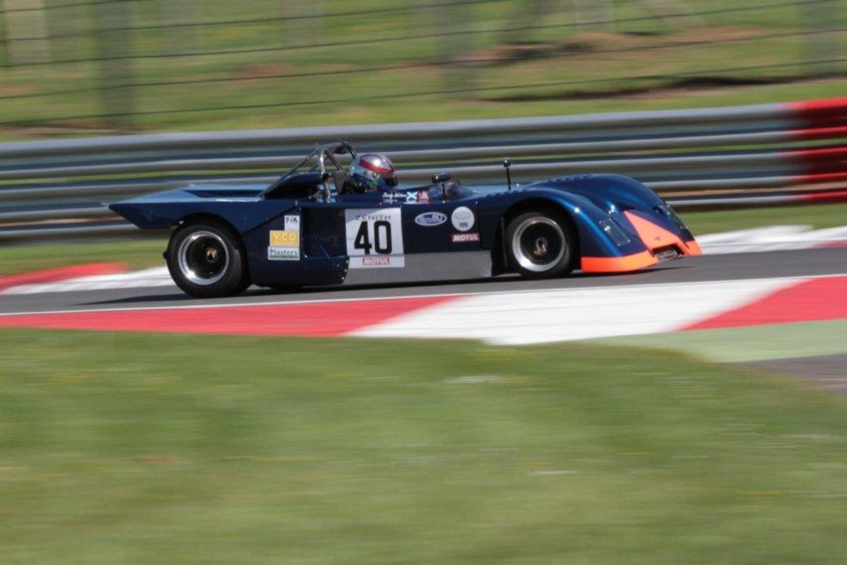 Martin O'Connell in a class of his own in FIA Historics sportscar race at Brands