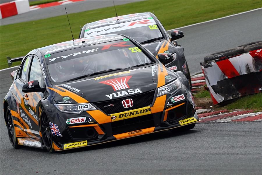 Croft awaits Halfords Yuasa Racing's title-chasing duo as BTCC races north
