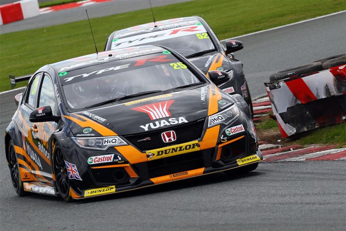 Croft awaits Halfords Yuasa Racing's title-chasing duo as BTCC races north