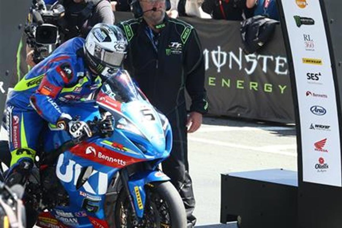 Dunlop retires from IOM TT lead & Fastest lap