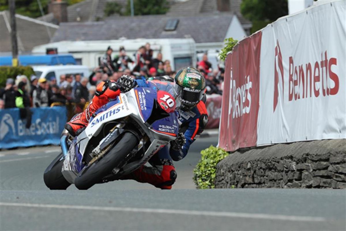 Ian Hutchinson  claims second TT race of the week with L360 Quantum Superstock win