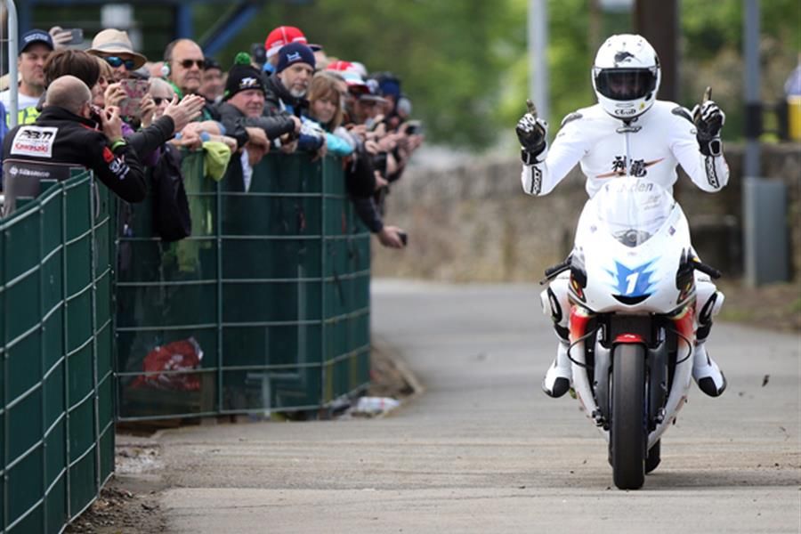 Bruce Anstey retains SES TT Zero crown at Isle of Man TT Races