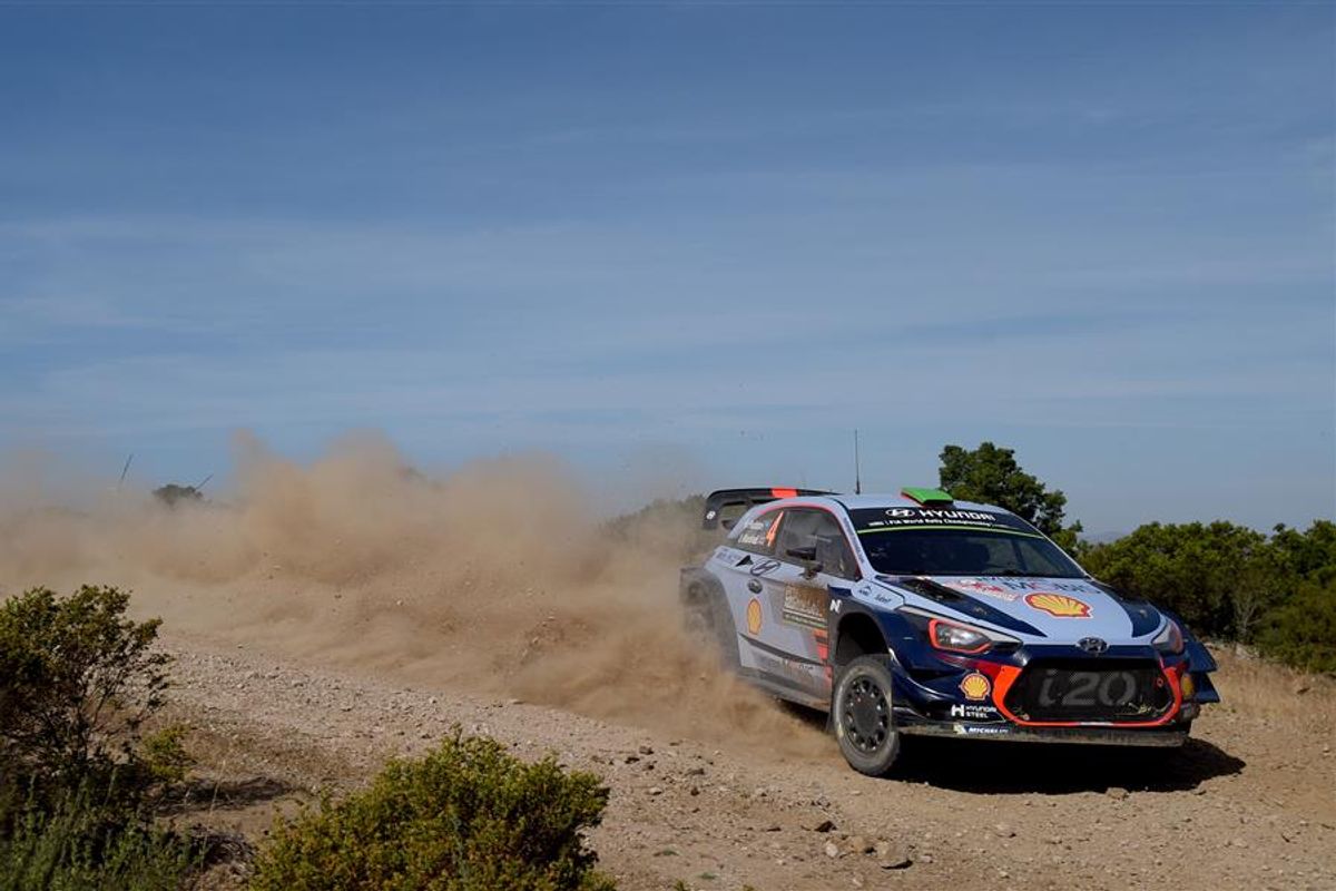 Paddon leads Rally Italia Sardegna from Neuville
