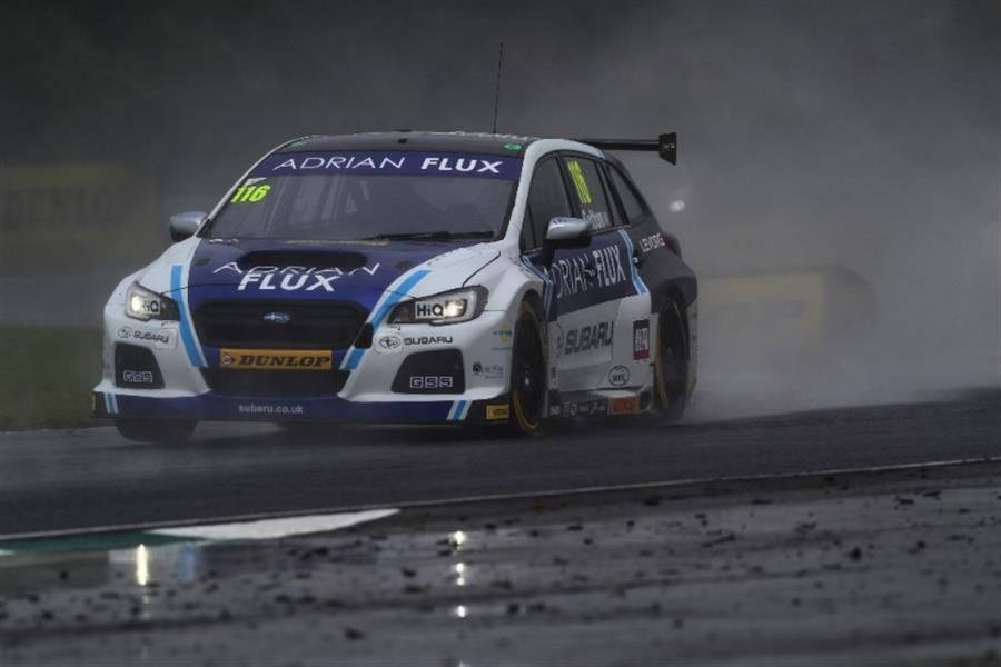Ashley Sutton takes BTCC pole at Croft