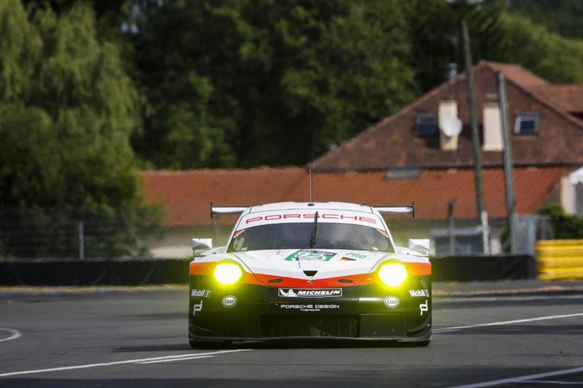 Debut for the new 911 RSR at Le Mans, the world’s toughest automobile race