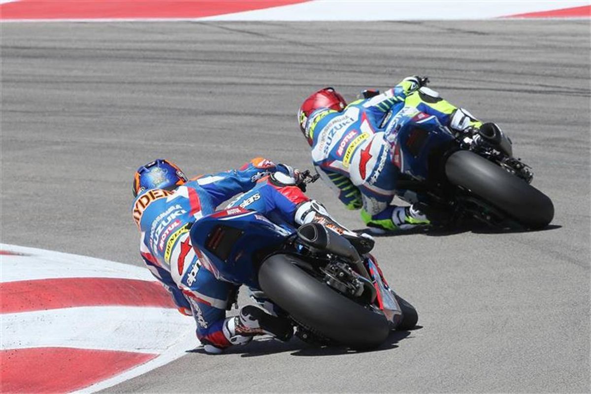Yoshimura Suzuki GSX-R1000 1-2 AT MotoAmerica SBK