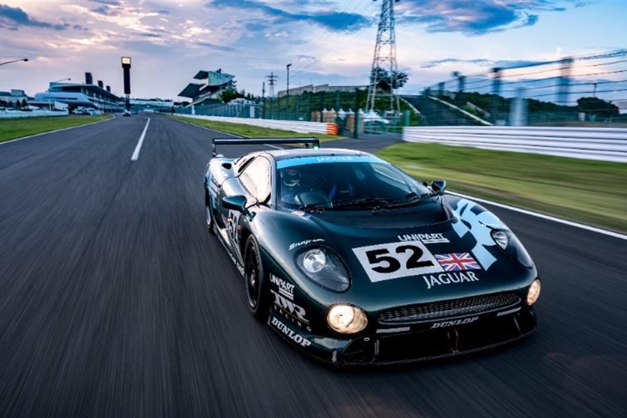 Three-Car Le Mans Team Reunited for XJ220 Anniversary at Silverstone Classic