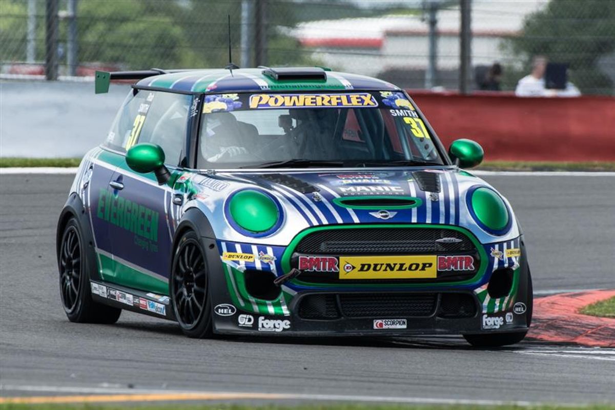 Brands Hatch MINI Festival next for all-action MINI Challenge