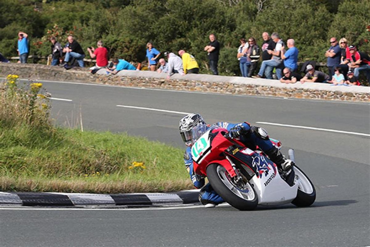 Strong line up for John Chapman Racing at 2017 Classic TT