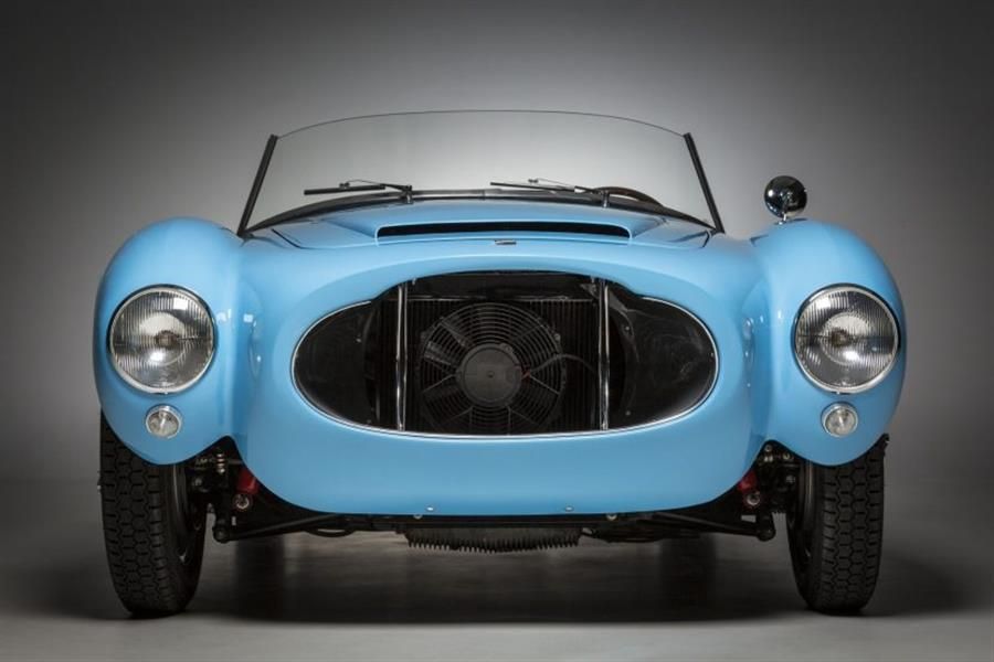 Chantilly Arts & Elegance: Ecceterini small open sports cars and coupes