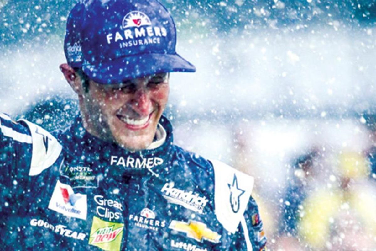 Kahne Uses Late Move To Win Wild Brantley Gilbert Big Machine Brickyard 400