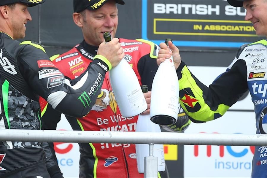 Double victory at Brands BSB returns Byrne to top of the standings