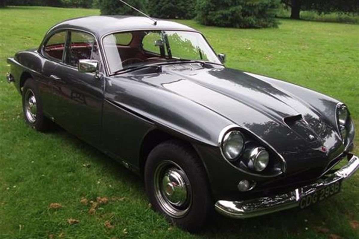 E-Type and Jensen CV8 take top spots at Barons Sandown Auction