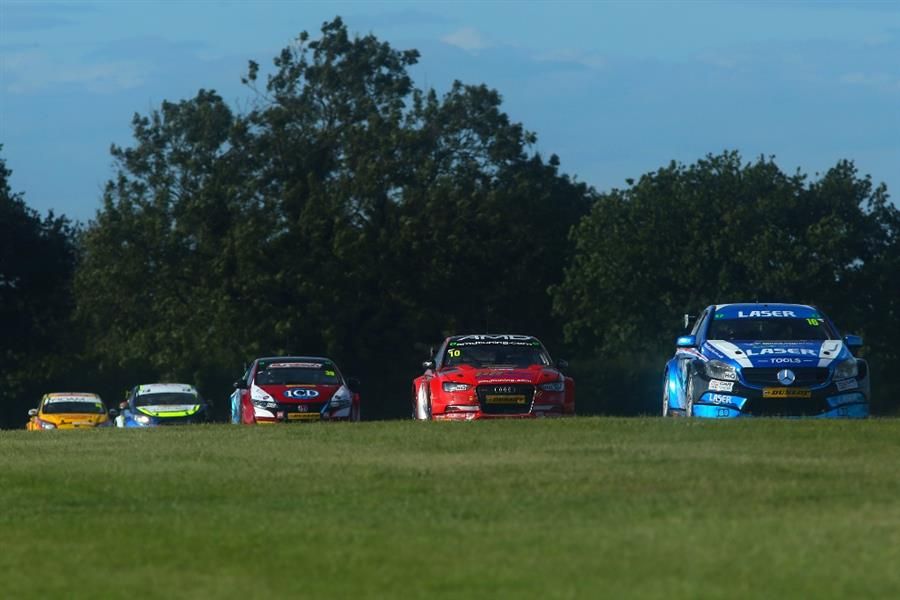 BTCC heads to Knockhill