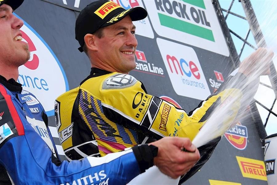 Brookes scores maiden BSB season win for Anvil Hire TAG Yamaha