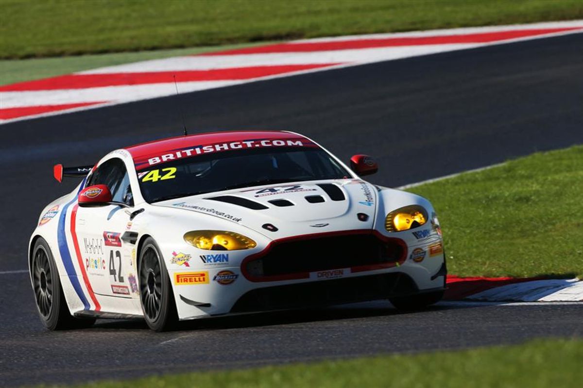 Bentley best at Brands Hatch in Pirelli-equipped British GT