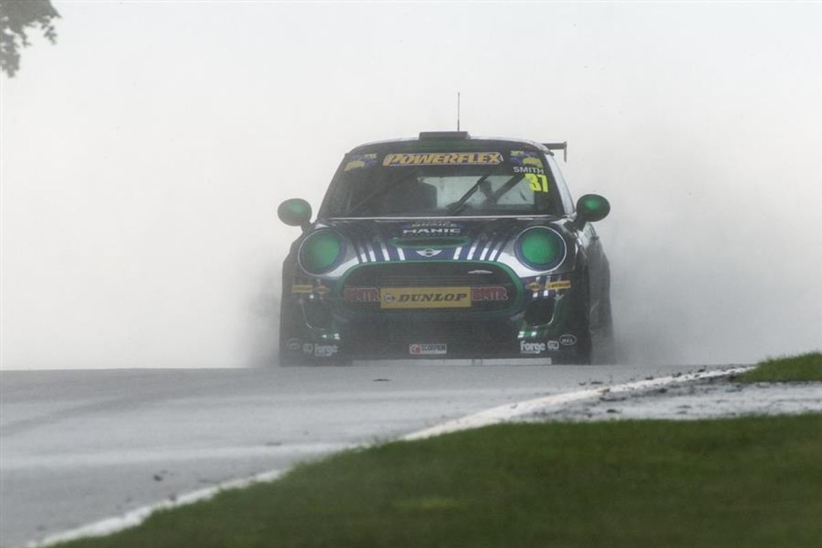 Second Mini Challenge win of the season for Rob Smith