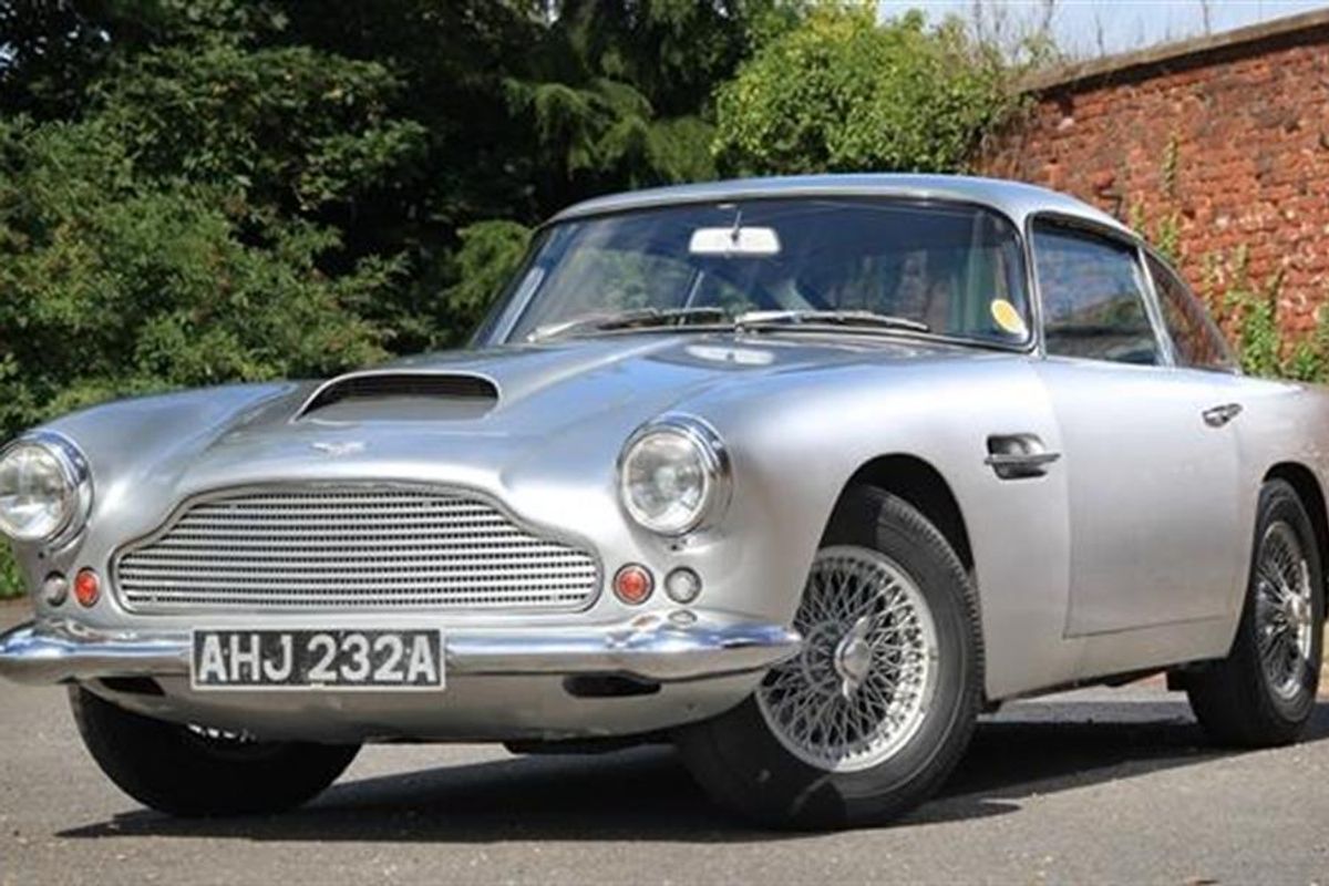 1959 Aston Martin DB4 at Historics at Brooklands Autumn Auction