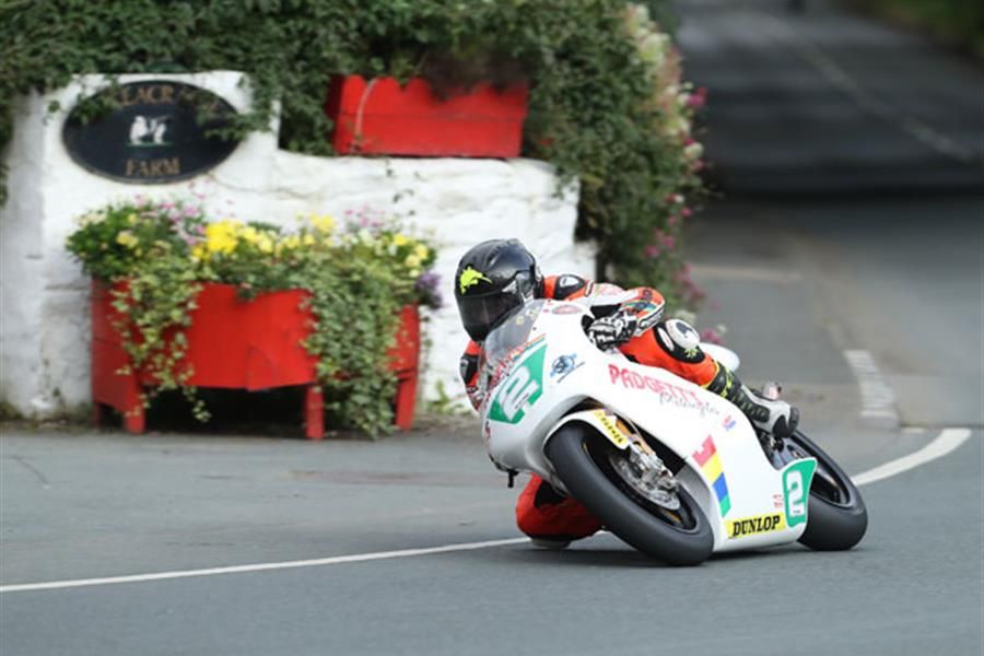 Anstey ups the pace in Superbike and Lightweight IOM Classic TT Qualifying
