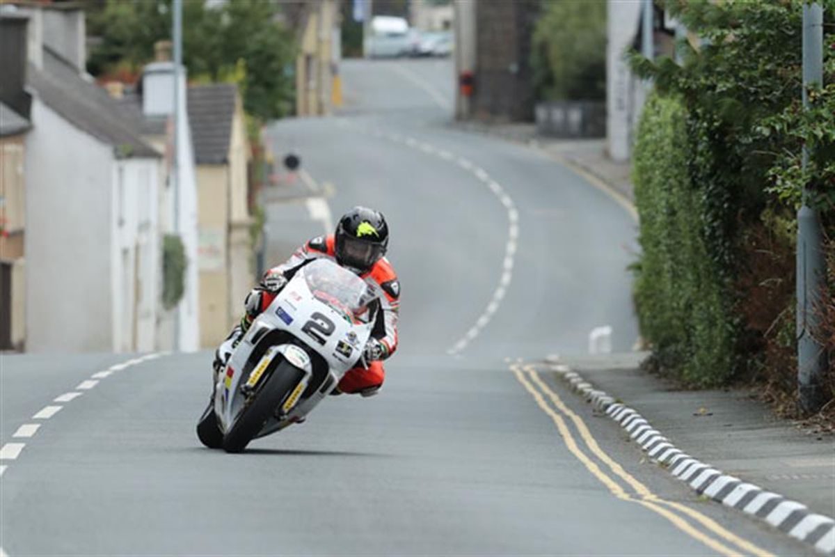 Impressive Anstey posts week's fastest time at 2017 Isle of Man Classic TT