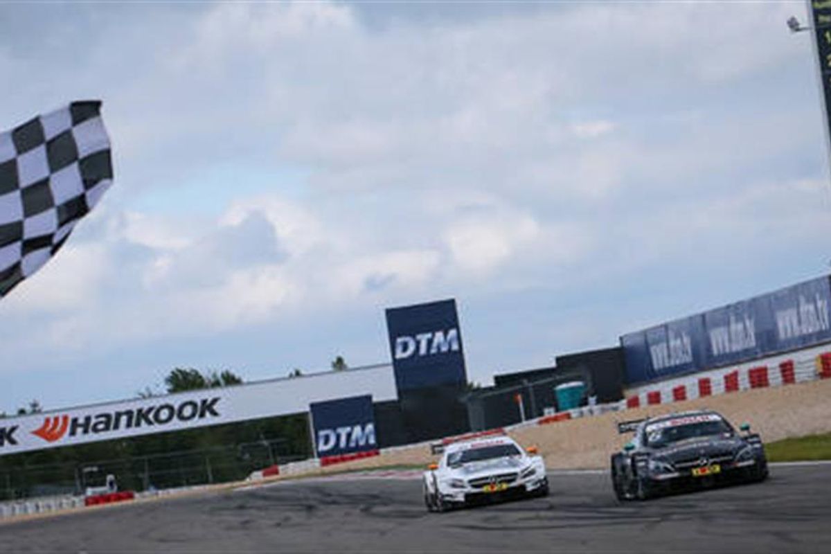 Robert Wickens wins spectacular Sunday DTM race at the Nurburgring
