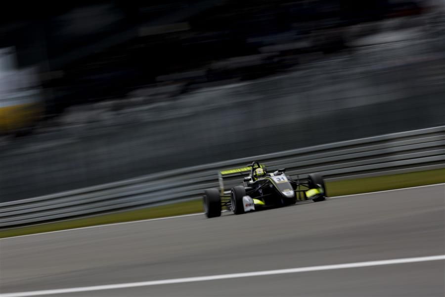 Lando Norris extends FIA Formula 3 lead