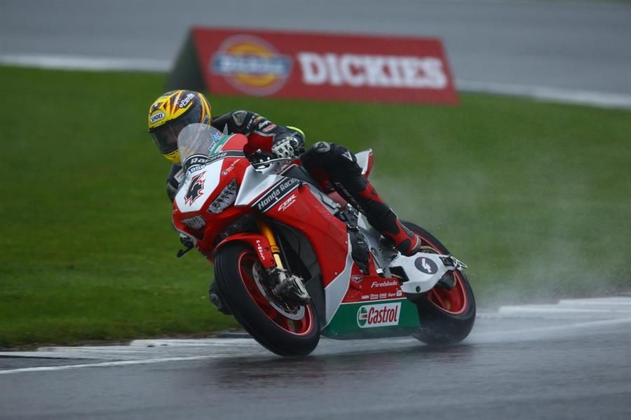 First pole, first win and first Showdown for the all new Fireblade