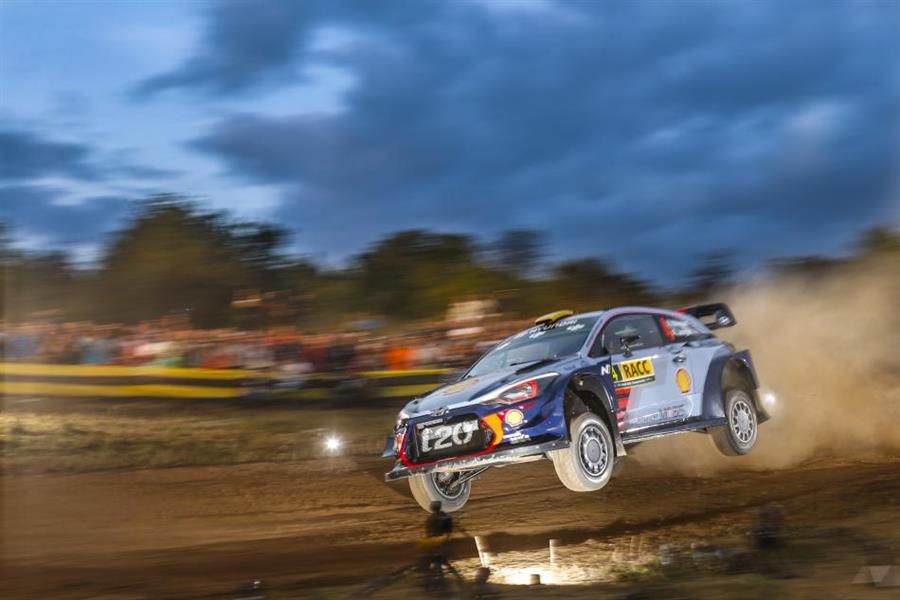 Mikkelsen leads Rally Catalunya on Hyundai debut