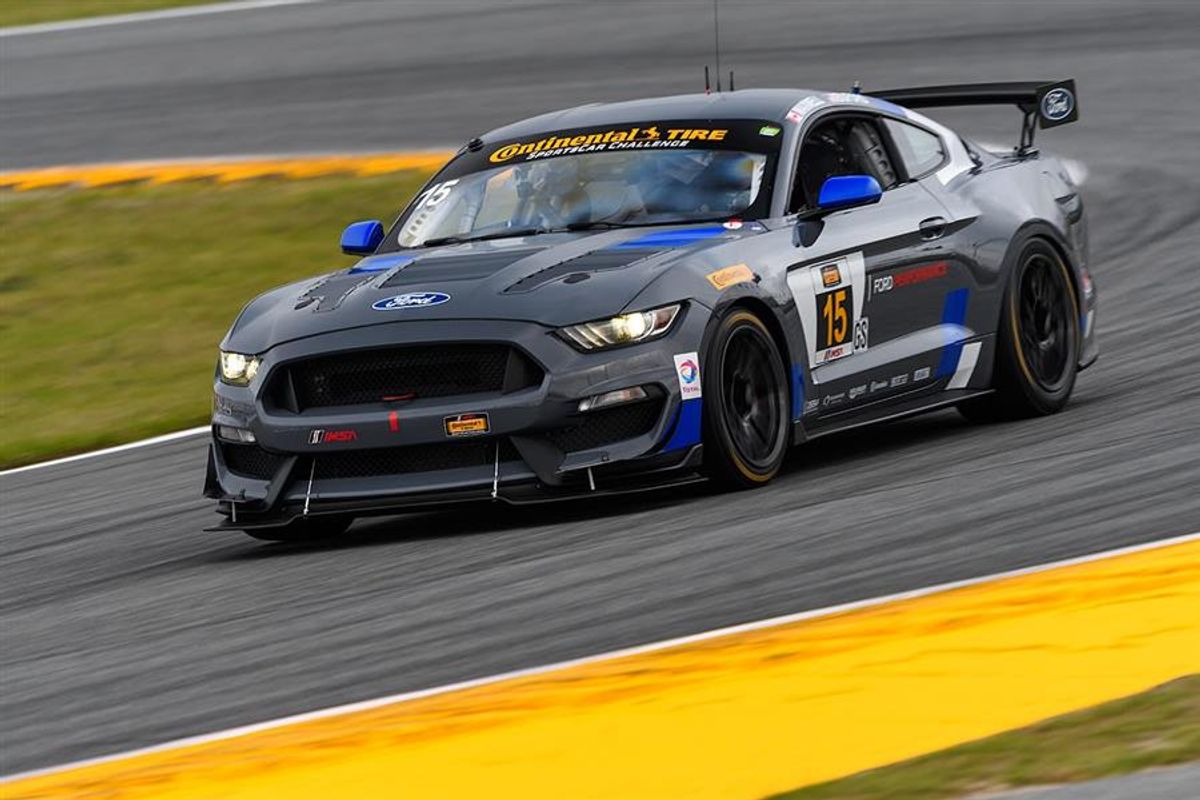 Gt4 приложения. Porsche cayman gt4 2015. Ford mustang gt4 race car. Gt4 european series. Gt4 приложения.