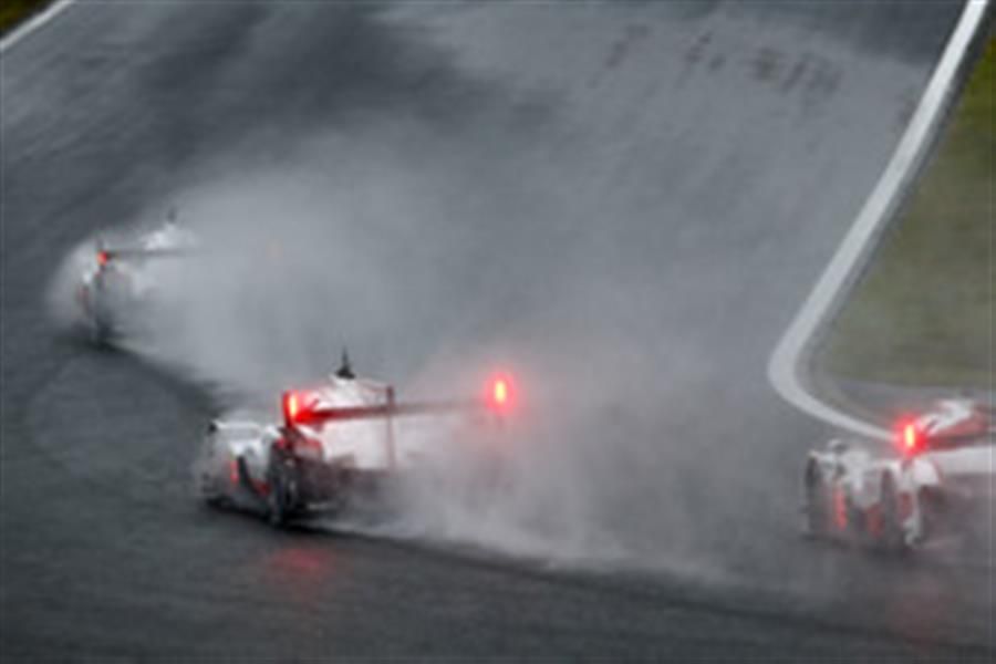 Rain, fog, red flag: Porsche 919 Hybrids finish third and fourth in Fuji