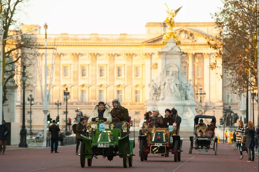 Veterans turn back the clock as they set off from London to Brighton