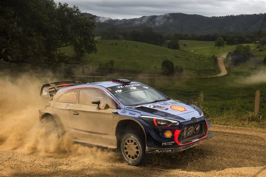 Neuville exploits Mikkelsen mistake on Rally Australia
