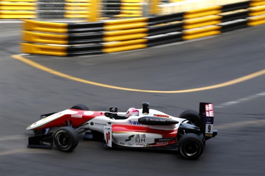 Callum Ilott wins F3 World Cup Qualifying Race
