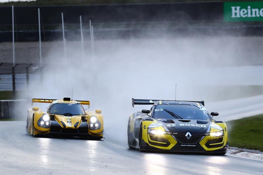 Finlay Hutchison powers to Zandvoort win on first Renault R.S.01 outing