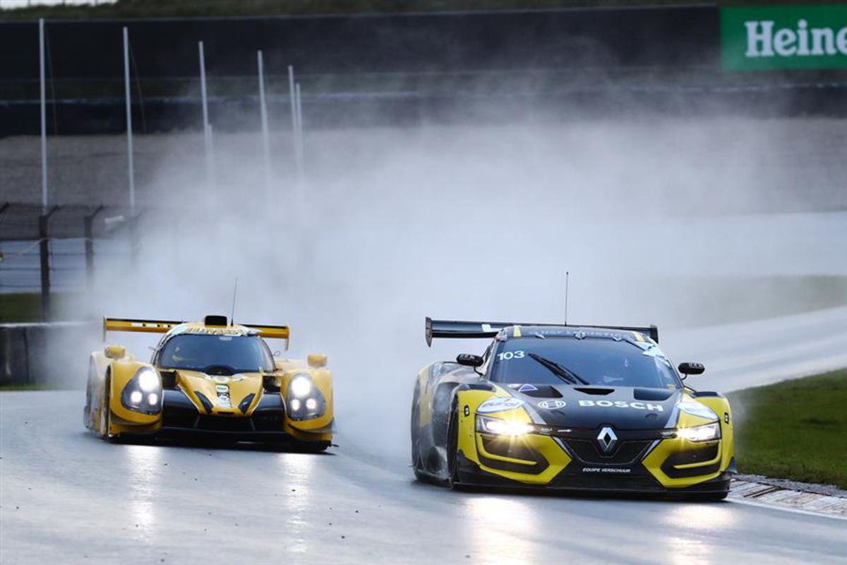 Finlay Hutchison powers to Zandvoort win on first Renault R.S.01 outing