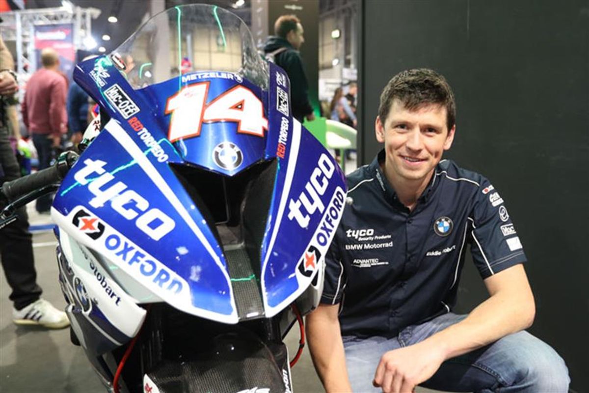 Dan Kneen joins Tyco BMW for 2018 TT Races campaign
