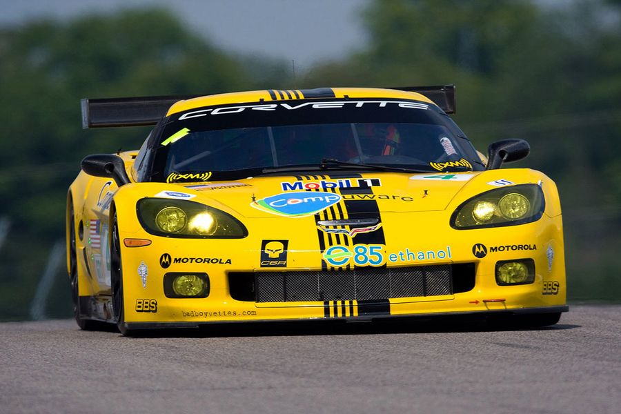 Finlay Hutchison steps-up to GT3 with V8 Racing