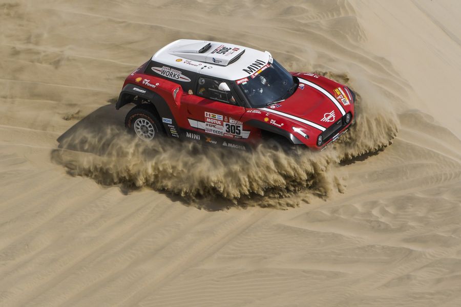 All seven MINI crews complete Dakar Rally opening stage