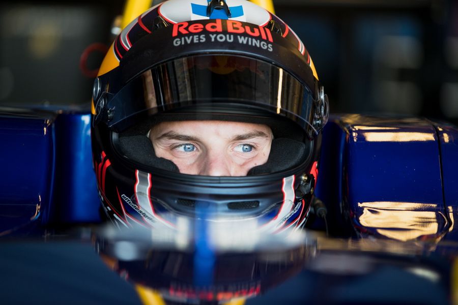 Niko Kari switches to MP Motorport for second full GP3 season