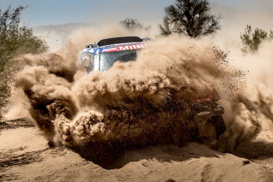 Four MINI crews complete Dakar Rally 2018