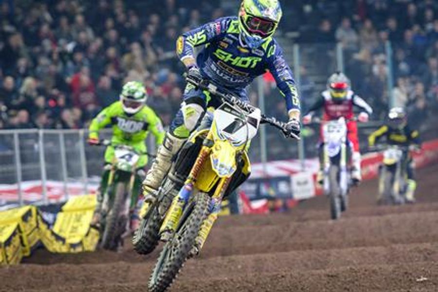 SR75 Suzuki close in on Arenacross Tour lead