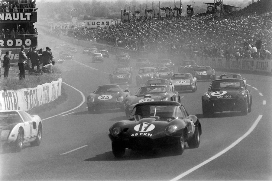 Fiskens steal the limelight at Salon Rétromobile with '49 FXN'