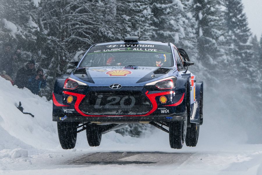Neuville heads Hyundai 1-2-3 on Friday on Rally Sweden  