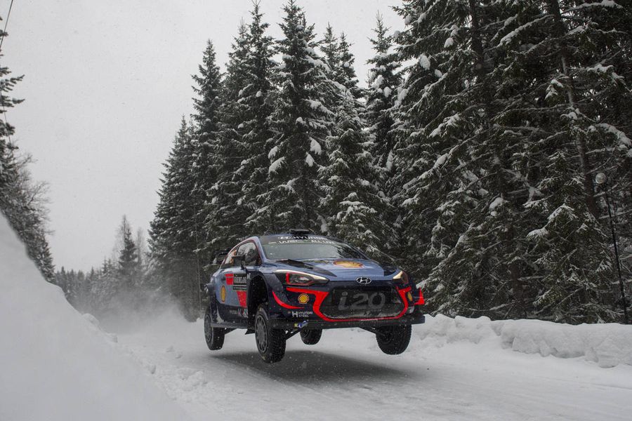 Cool Neuville nets Sweden victory to claim overall lead from Ogier 