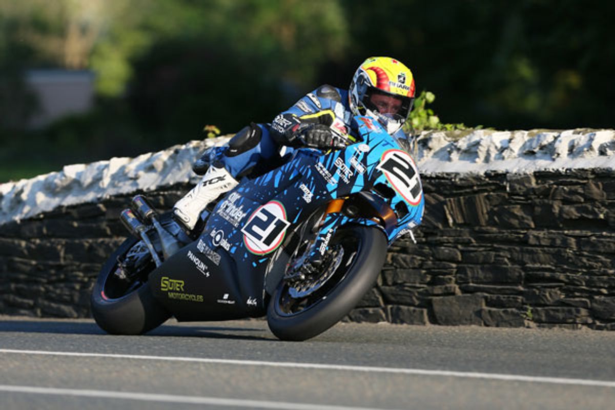 Suter returns to Isle of Man TT Races with Ian Lougher